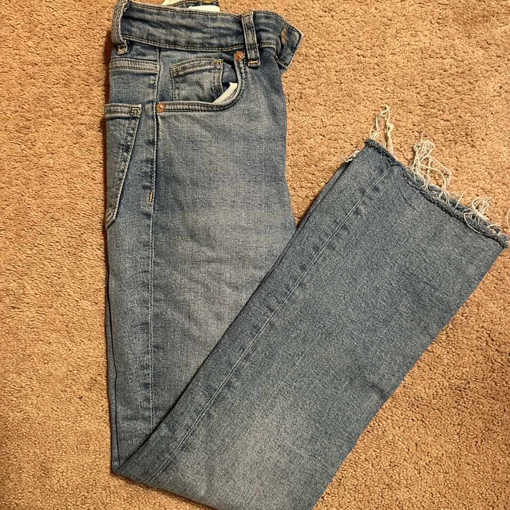 Zara Light Blue Cropped Jeans